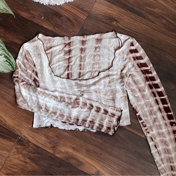 Brown Tie-Dye Swoop Neck Longsleeve Lettuce Edge Top - Picture 2 of 5